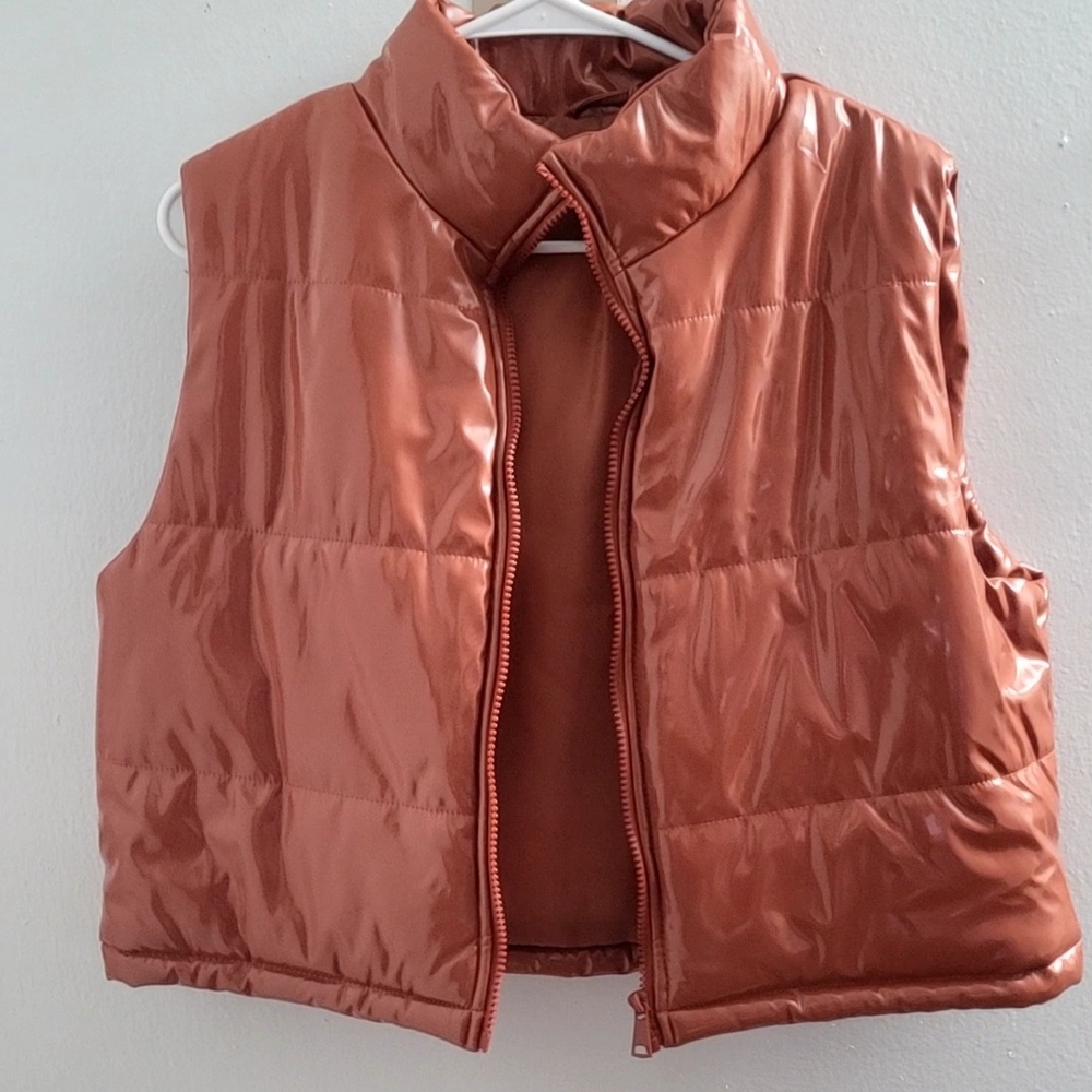 Women's Shiny Cognac Cropped Puffer Vest